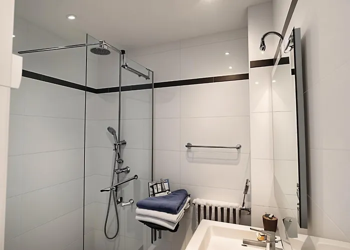 Frgk Fr - Surcouf 'palm ' アパート